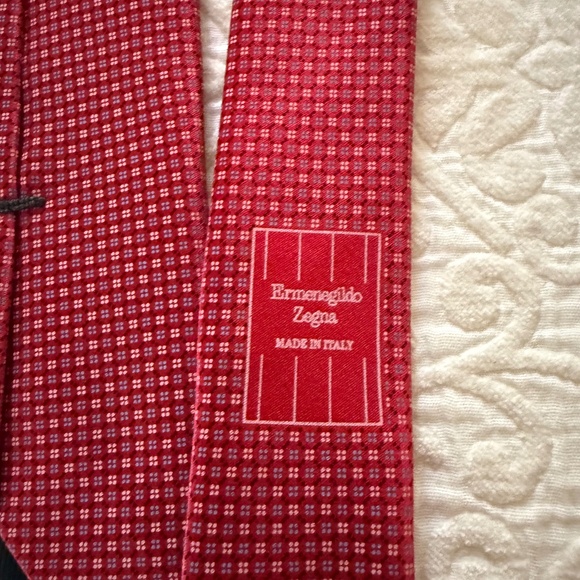 Ermenegildo Zegna Silk Tie in Red - Picture 2 of 9